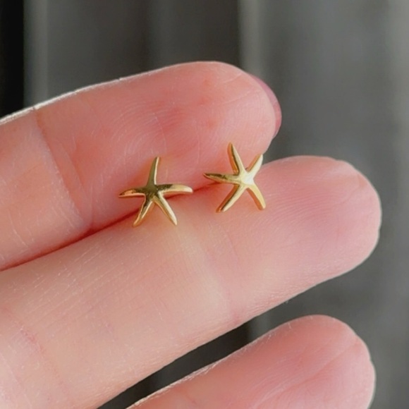 24k Gold Vermeil Starfish Stud Earrings - Picture 5 of 11